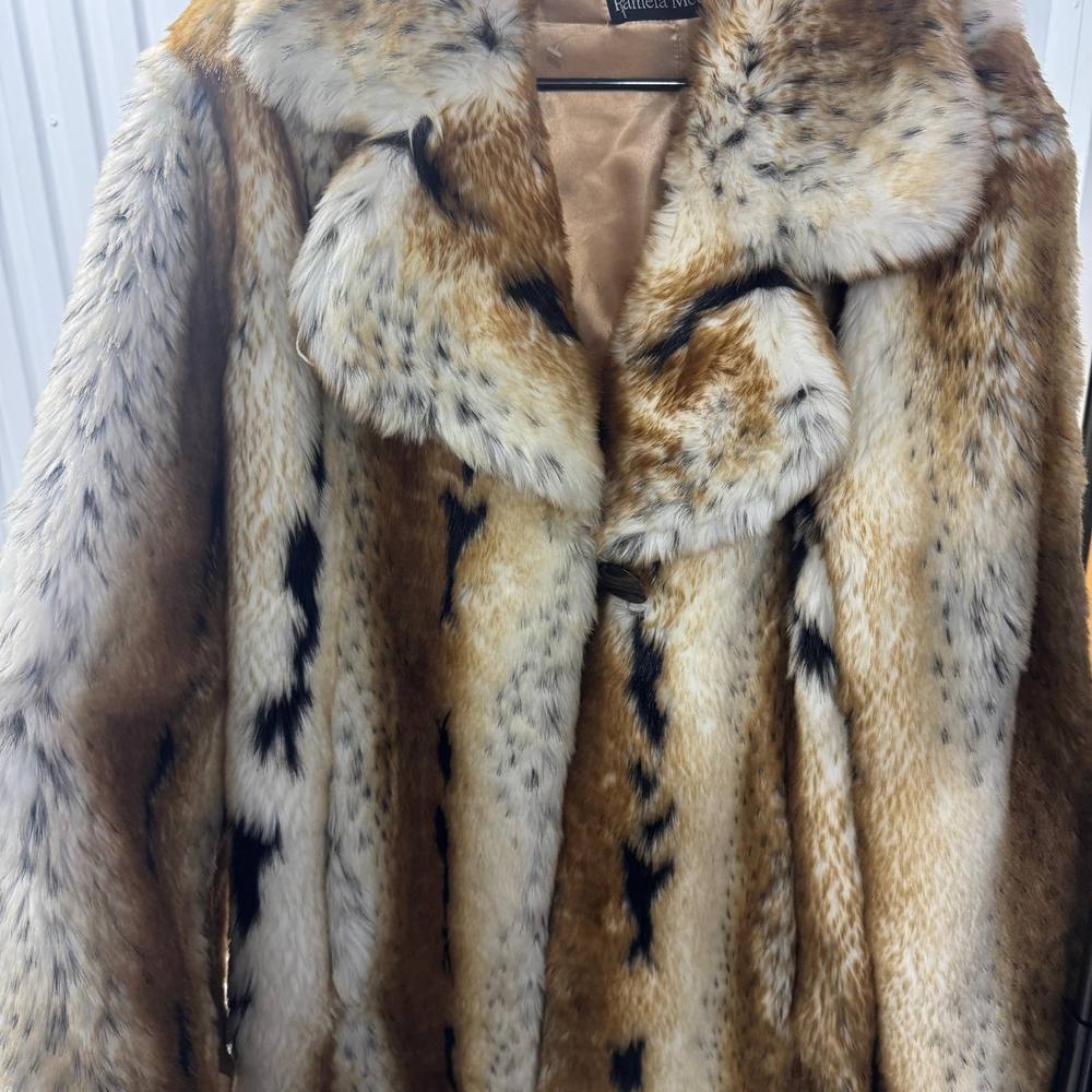 Pamela McCoy Faux Lynx Bobcat Fur Coat, Elegant Faux Fur Coat Vegan Sz Large - Picture 5 of 17